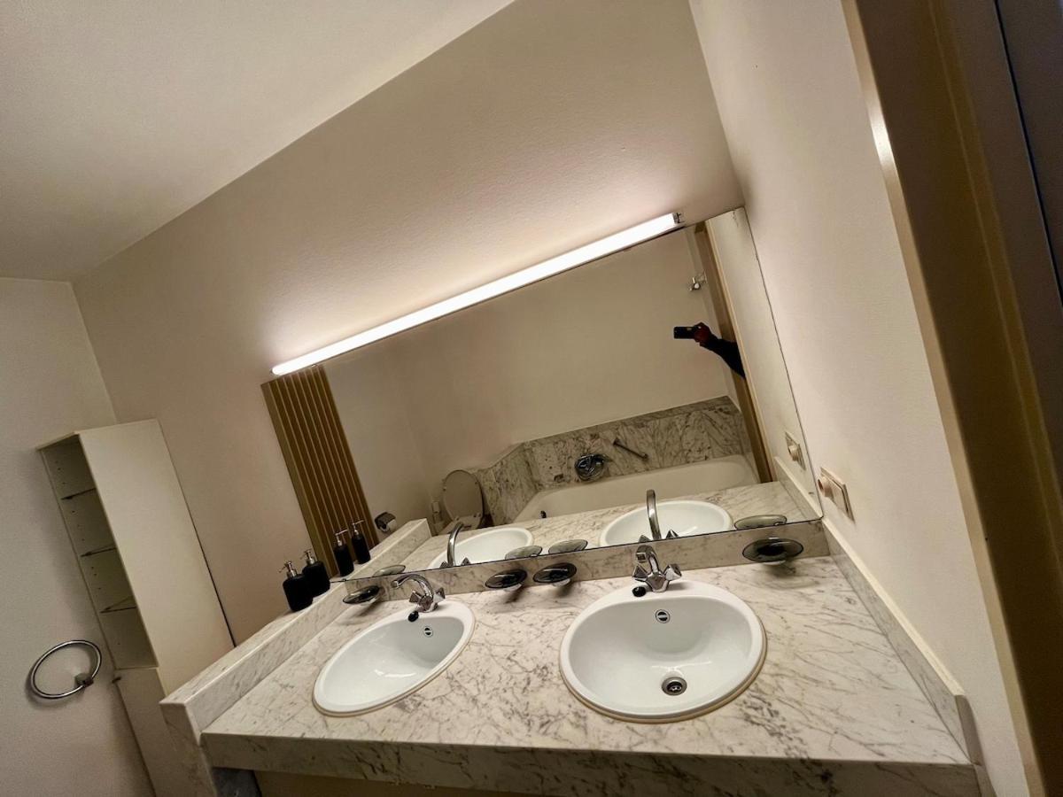 Big Apartment With Parking In Antwerpen Ngoại thất bức ảnh